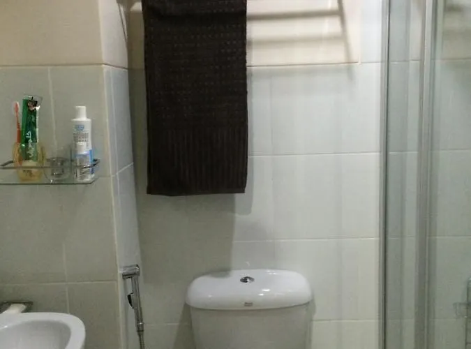 Elizabeth Building Pacific Taguig 酒店 *